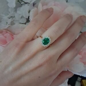Elegant Green Gemstone Ring